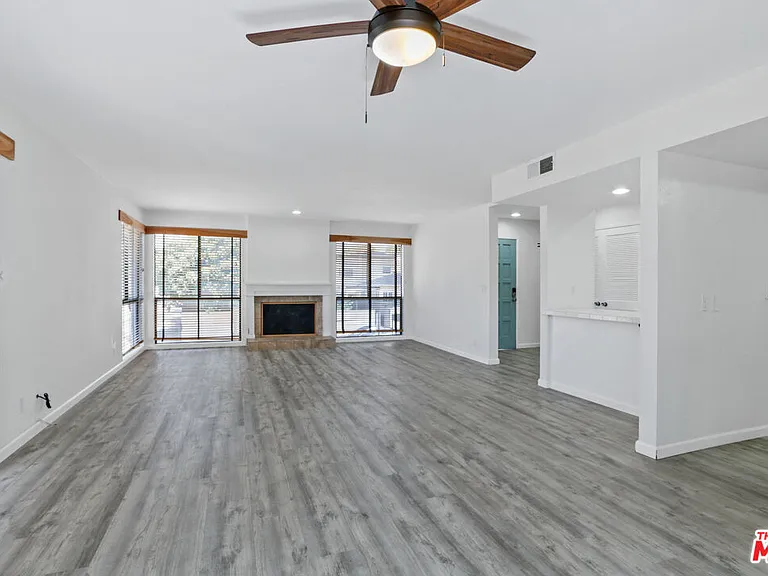 11064 La Grange Ave #4 — Photo 4