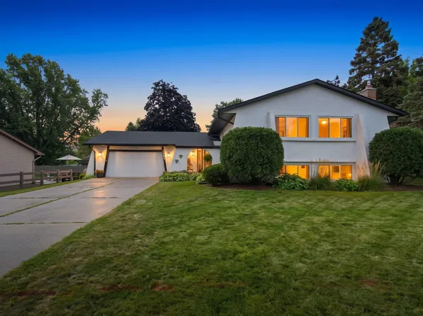 7565 Paul Rd, Woodbury, MN 55125