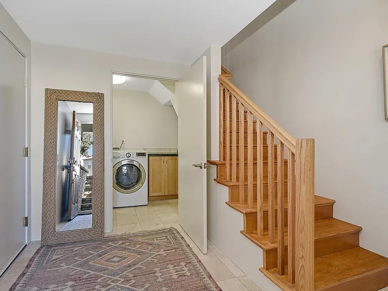 1413 Locust St — Photo 3