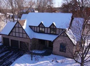 1426 Kings Wood Rd, Eagan, MN 55122