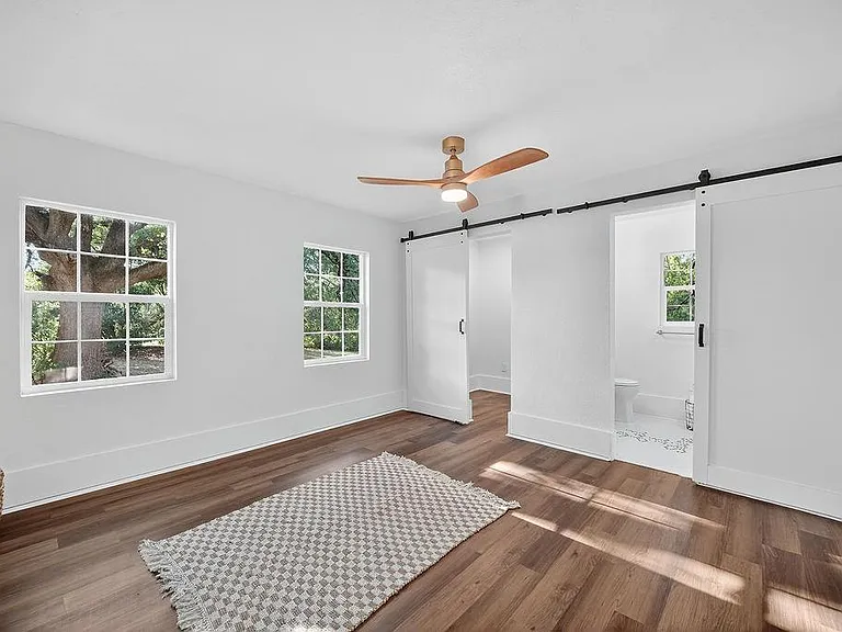 531 E Shepherd St — Photo 5