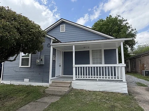 705 Elm St Photo 1