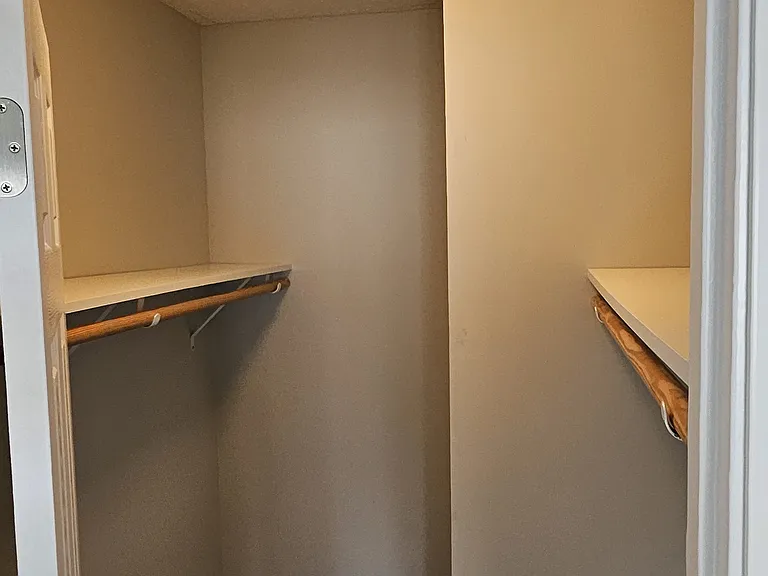 2nd bed closet