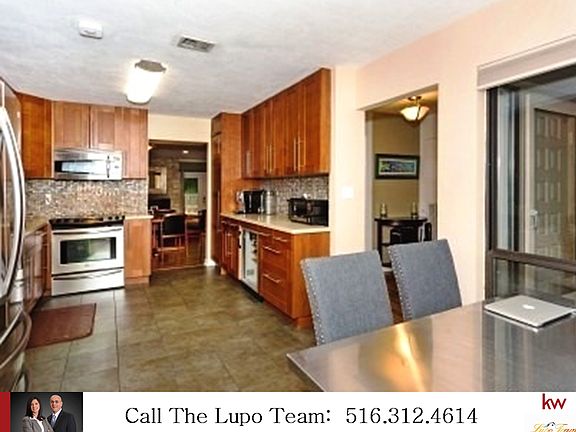 5th image of 252 Hamlet Dr
