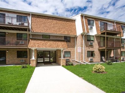 752 Quaker Ln #C311, Warwick, RI, 02818