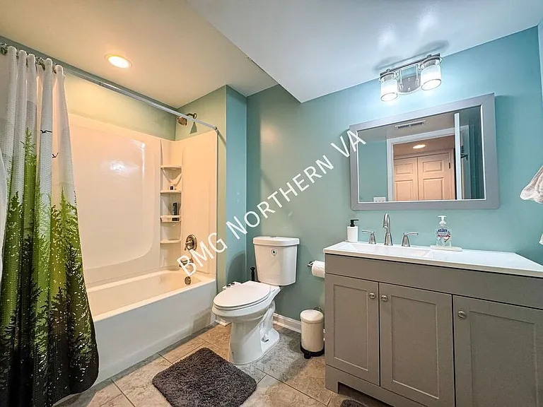 4800 Occoquan Overlook — Photo 37