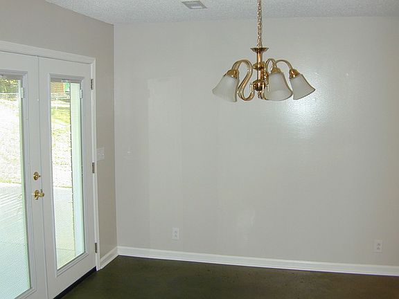 Eat in Kitchen/Dining