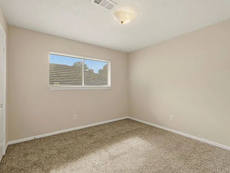 810 Sunnybrook Ln — Photo 21
