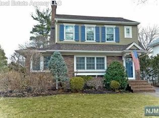 523 Fairway Rd, Ridgewood, NJ 07450