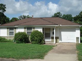 416 Evans St, Angleton, TX 77515