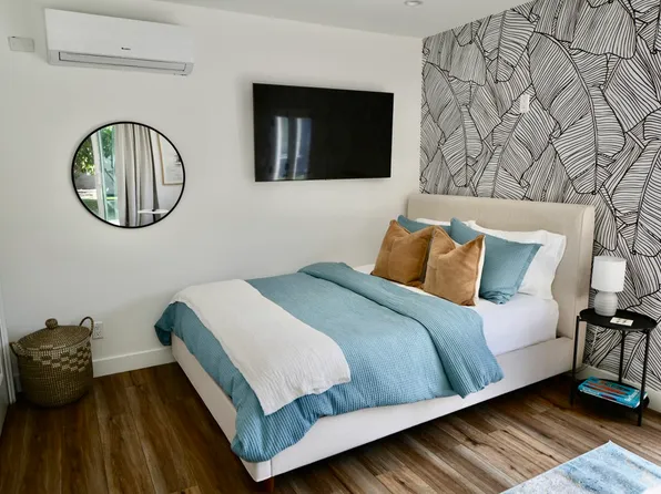 8414 McConnell Ave, Los Angeles, CA 90045