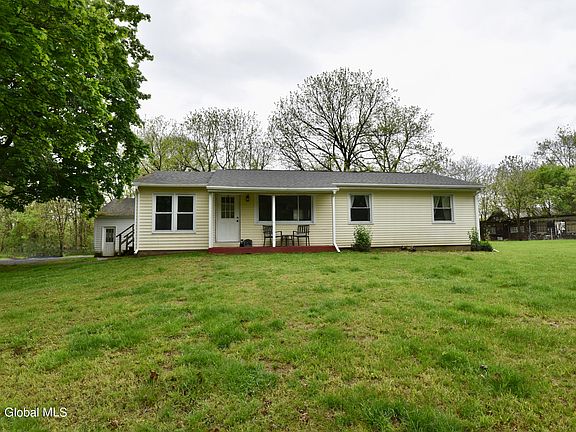 4th image of 36 Henderson Way