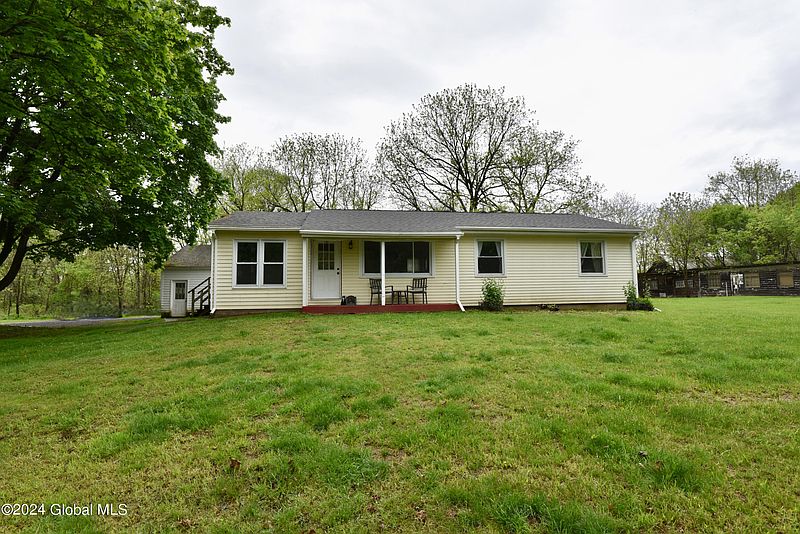 4th image of 36 Henderson Way