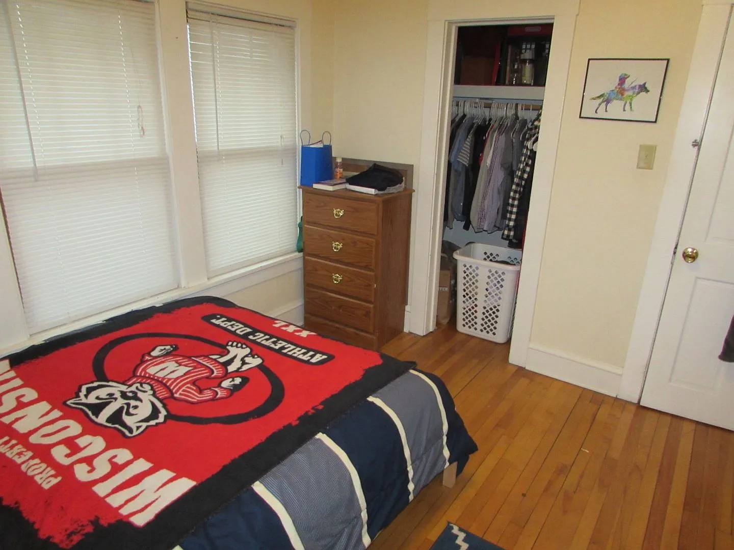 Spacious 4-Bedroom House on Drake Street with Garage, Yard & Free Laundry Available 8/15/2027 — Photo 4