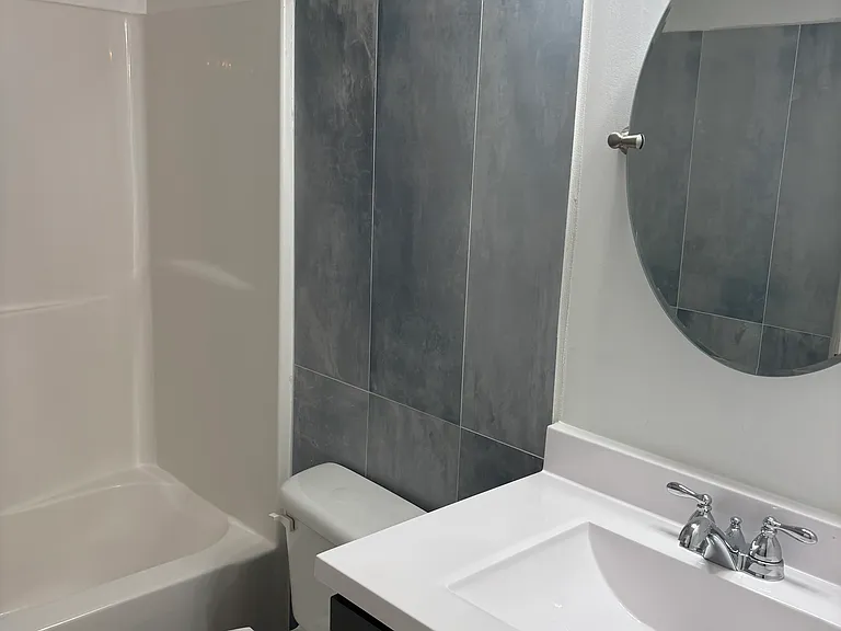 2708 Hackman St — Photo 4
