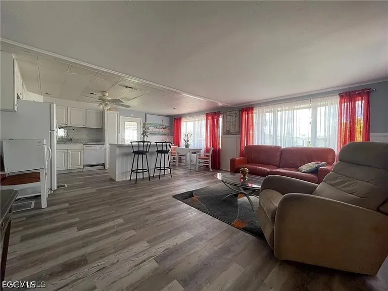 5524 Sir Walter Way — Photo 4