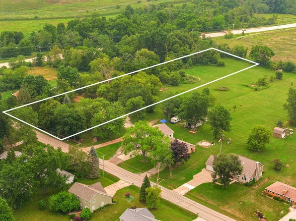 3977 E ELM ROAD, Oak Creek, WI 53154