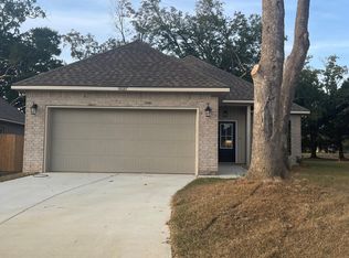 18087 Lakeshore Dr, Gulfport, MS 39503