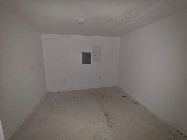 417 E Main St — Photo 8