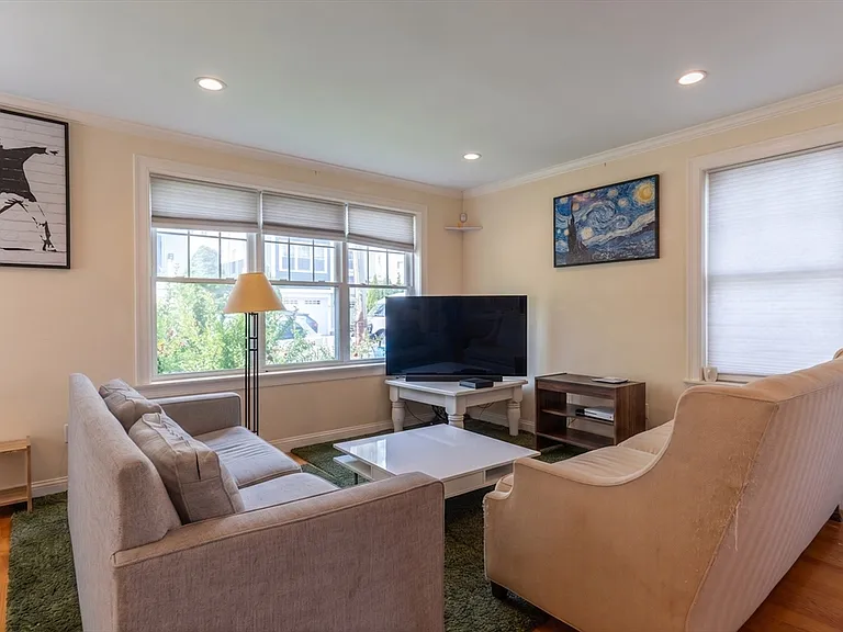 77 Faywood Ave — Photo 9