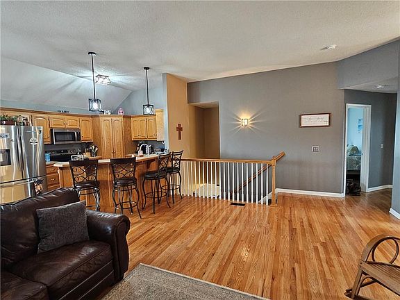 3rd image of 211 Essex Dr