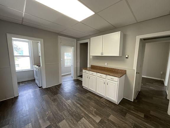 3rd image of 207 N Forney Ave