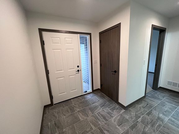 2nd image of 1427 Sunrise Ave SE