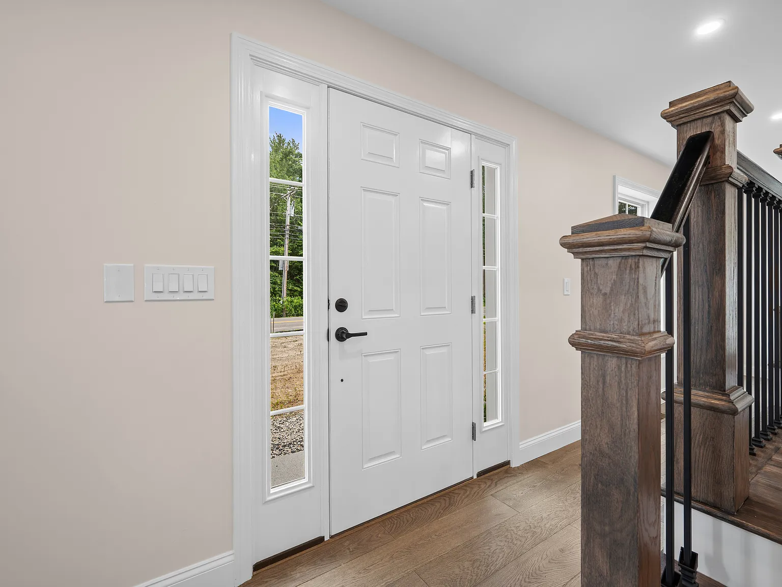 3 bed, 2.5 bath, 2160 sqft, $3,800 — Photo 4