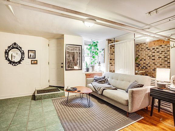 2nd image of 2713 Fremont Ave S #1