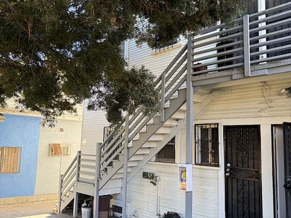3rd image of 1651 W 11th Pl #1653
