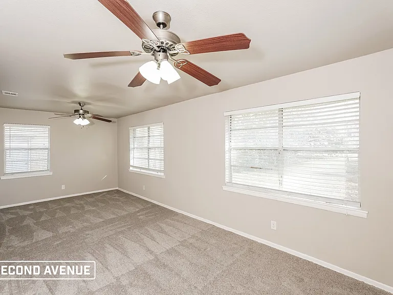 7608 Deaver Dr — Photo 9