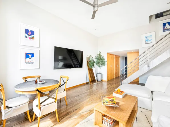 250 Mercer Street image 3 of 15