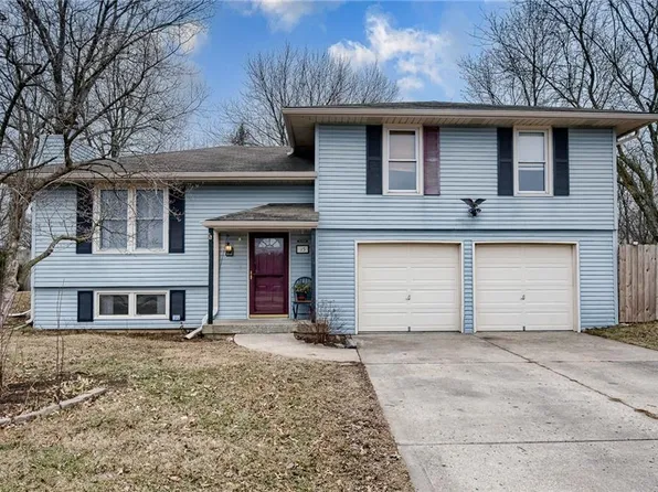 15 NW Shoal Creek Pkwy, Kansas City, MO 64155