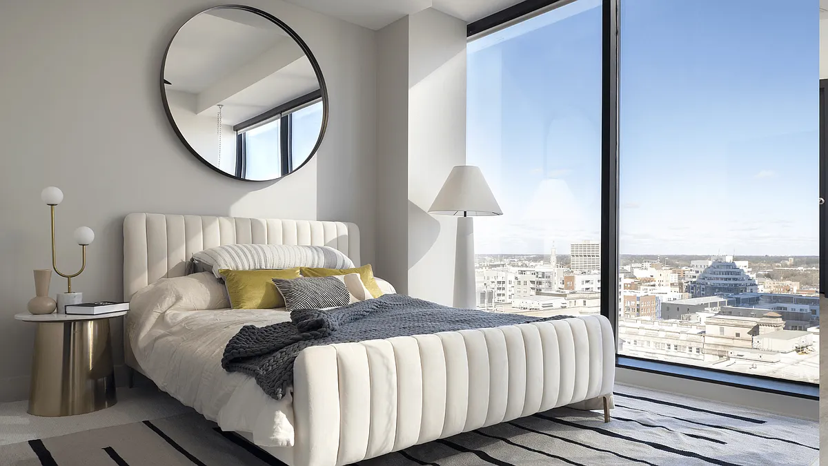 B5 Second Bedroom - 220 Meridian