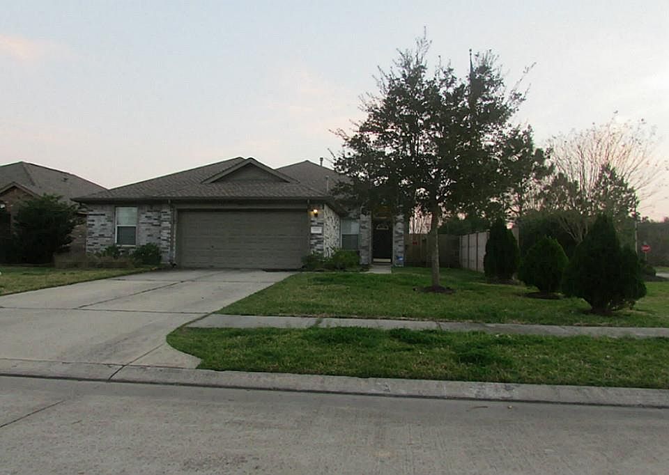 1st image of 221 Hawks View Dr