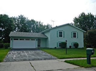 1404 Boca Lago Dr, Valparaiso, IN 46383