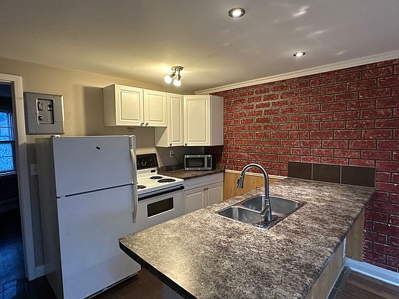 5th image of 94 Hamilton Rd #2