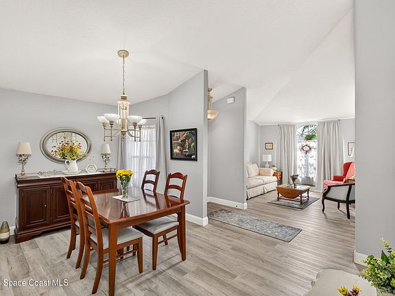3rd image of 1051 S Fork Cir