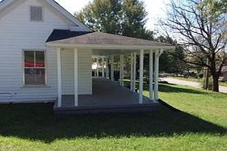 2nd image of 916 Sherwood Dr
