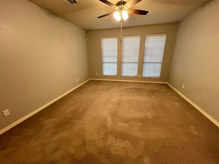 3904 Brush Creek Trl — Photo 34