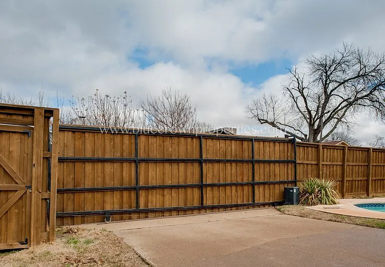 10239 Catalpa Rd — Photo 37