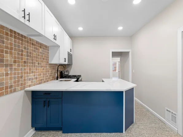 99 West 50th Street image 14 of 44