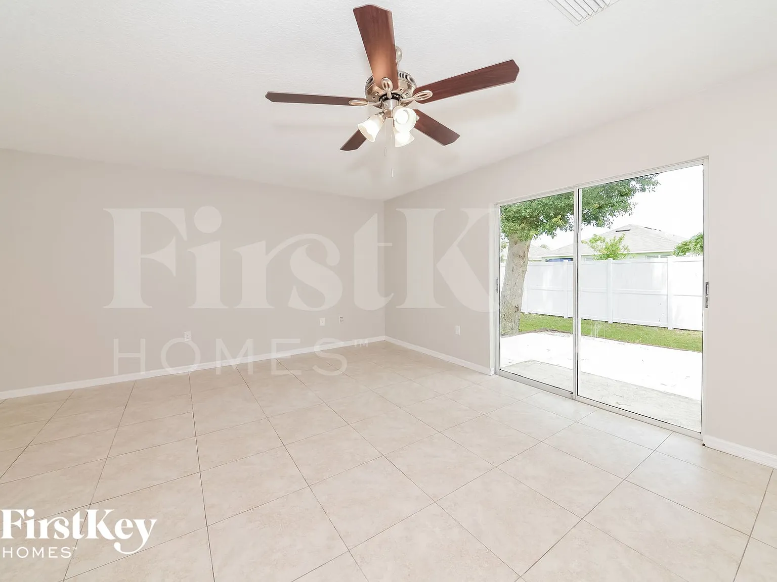 3 bed, 2.0 bath, 1479 sqft, $2,720 — Photo 3