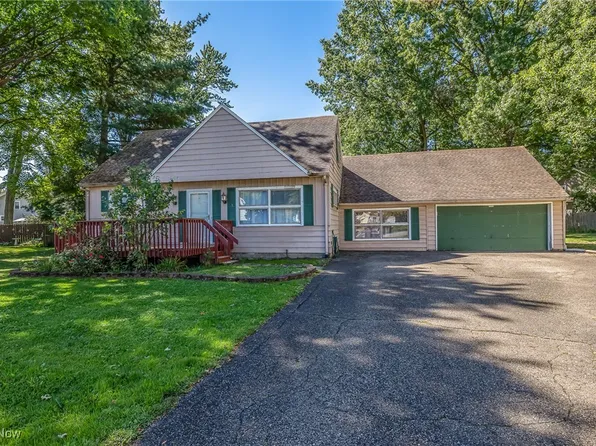 2150 Liberty St, Cuyahoga Falls, OH 44221