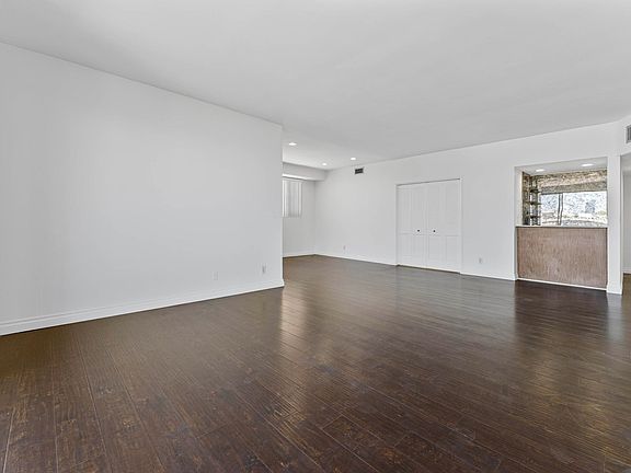 3rd image of 812 S Bedford St APT 301