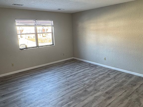 3rd image of 1025 Village Ln
