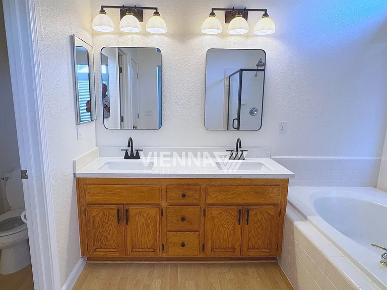 2736 Genesee Dr — Photo 19