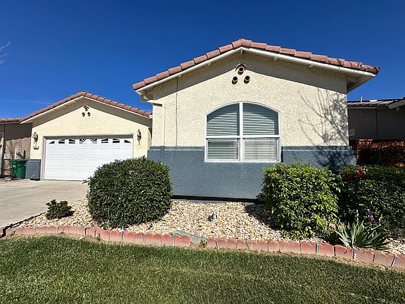 2nd image of 2940 Las Flores Cir