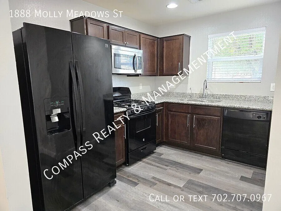 3 Bedroom - Ready For Move-In! — Photo 3