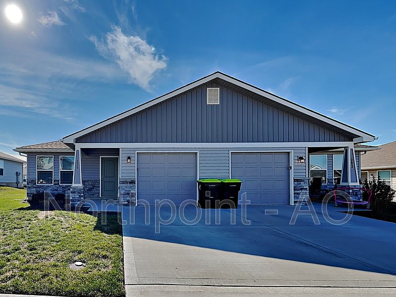 200 SW Rose St, Blue Springs, MO 64014 | Zillow